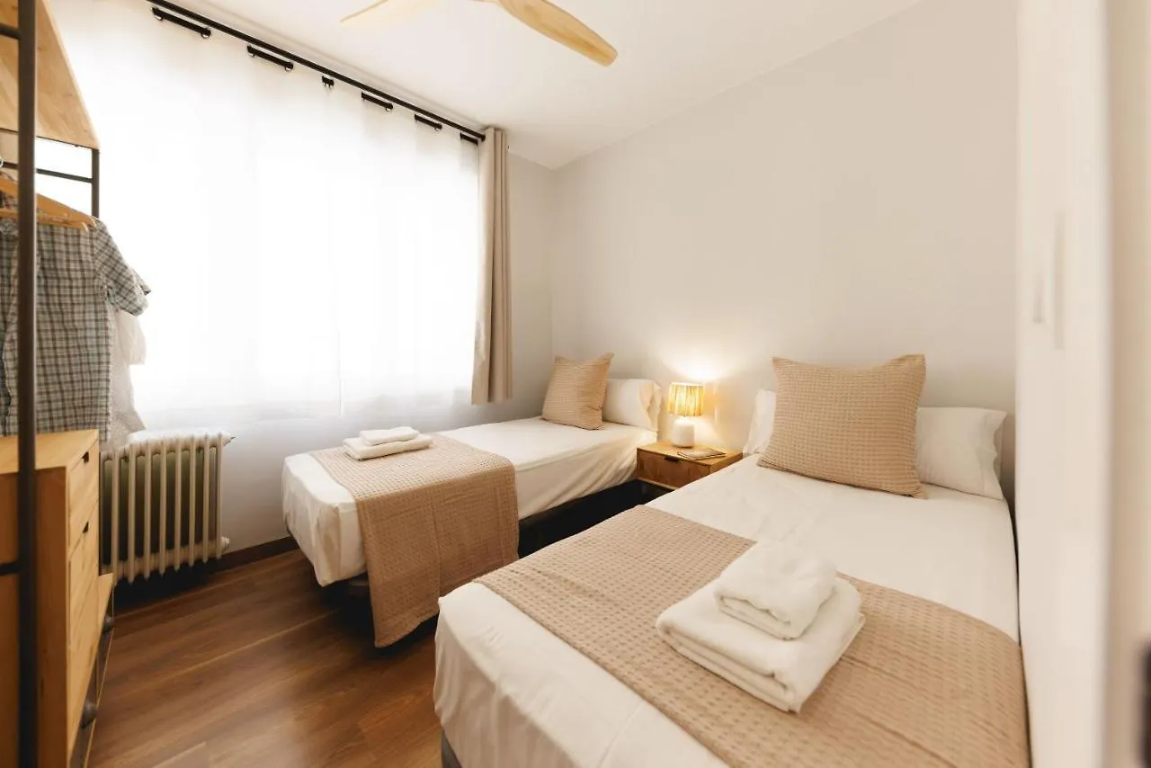Bravissimo Figuerola, Spacious 3-Bedroom Apartment ジローナ 0*,  スペイン