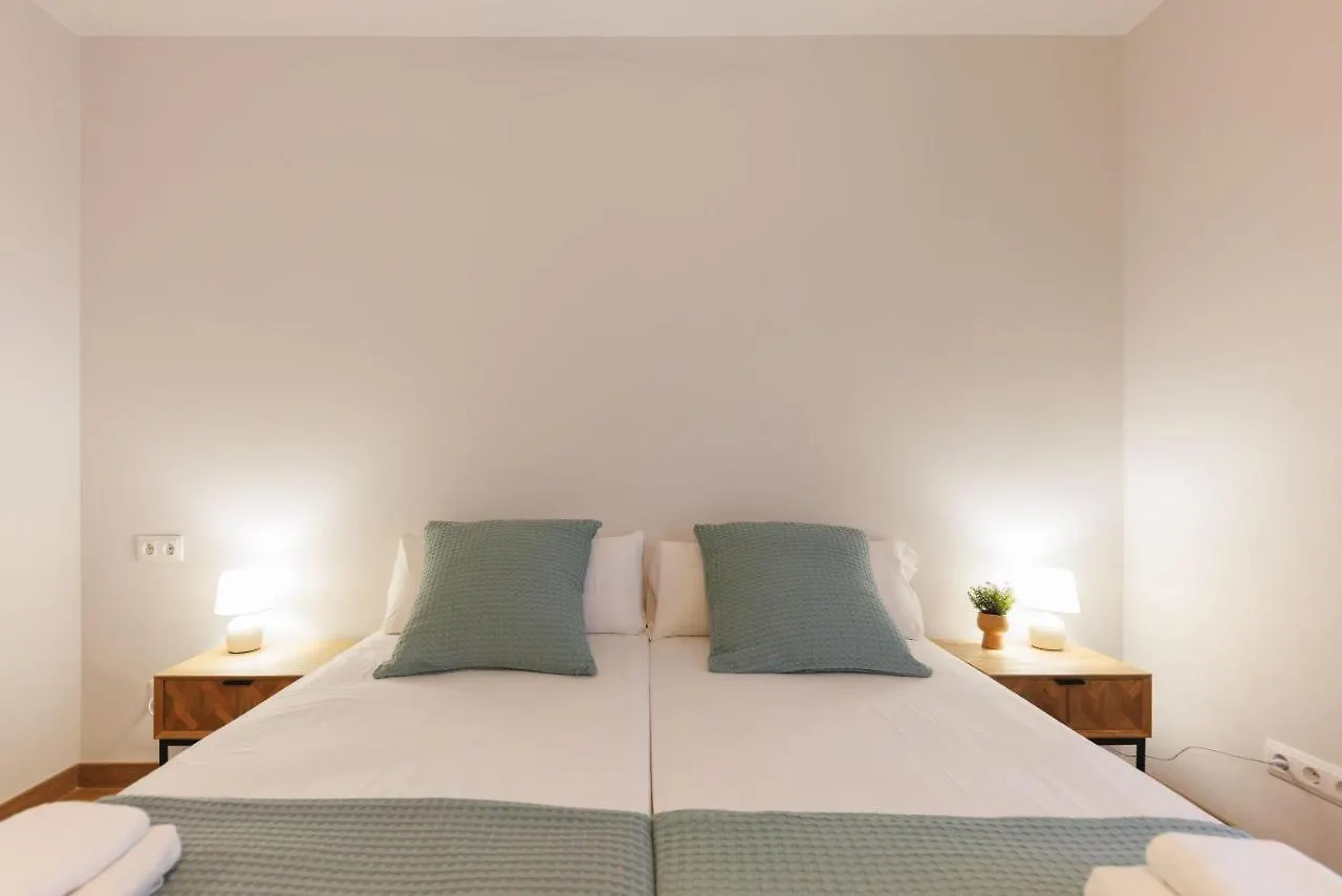 Bravissimo Figuerola, Spacious 3-Bedroom Apartment Girona