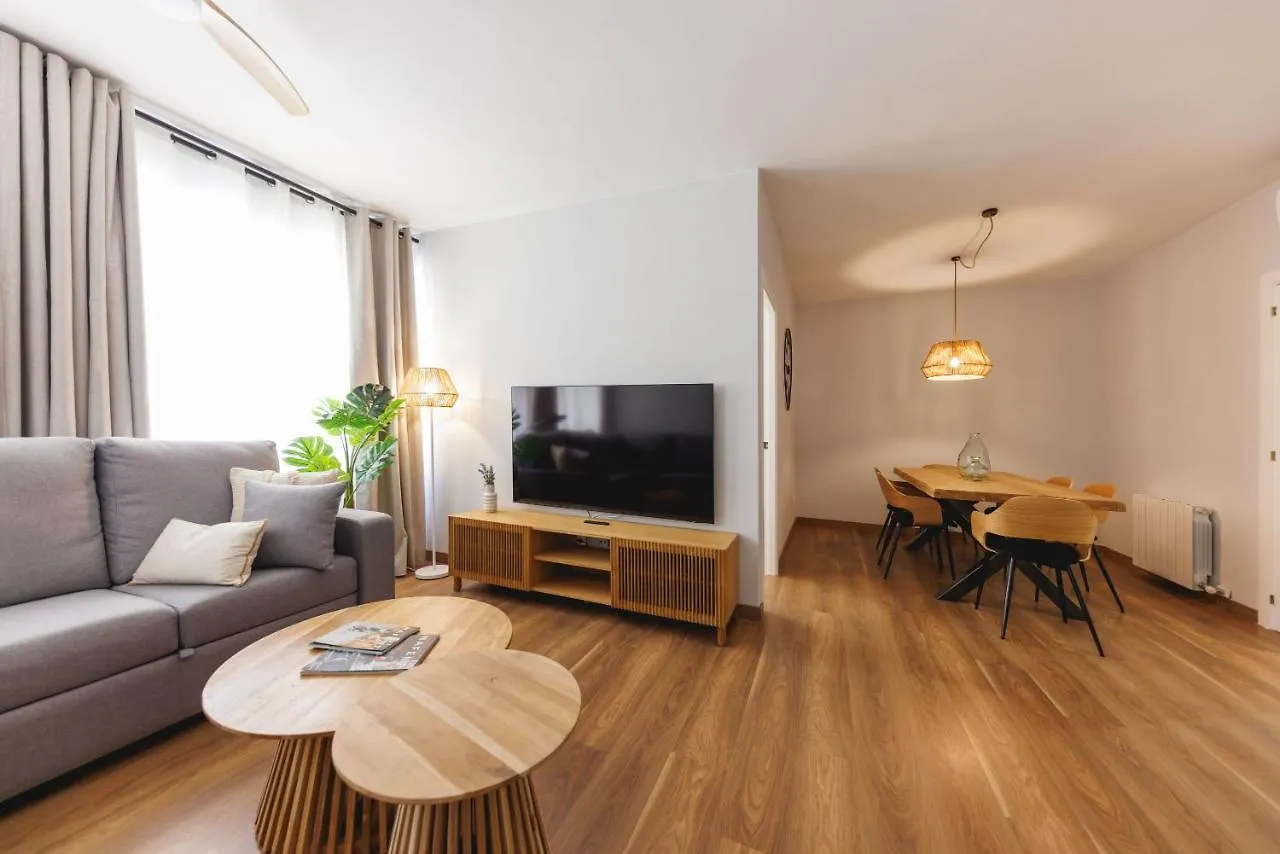 Bravissimo Figuerola, Spacious 3-Bedroom Apartment Girona