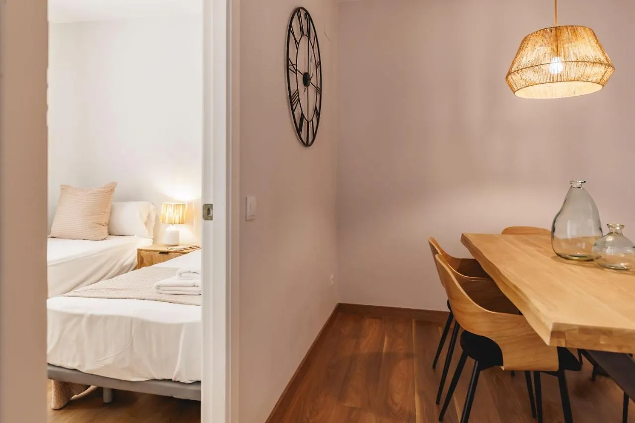 Bravissimo Figuerola, Spacious 3-Bedroom Apartment Girona Spain
